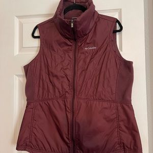Columbia maroon light weight vest
